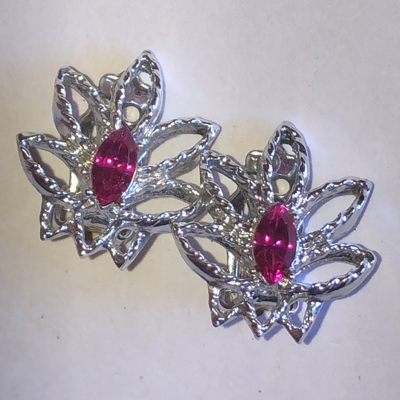 Vintage Jewelry - Vintage Silver Tone Pink Rhinestone Floral Boho Leaf Earrings